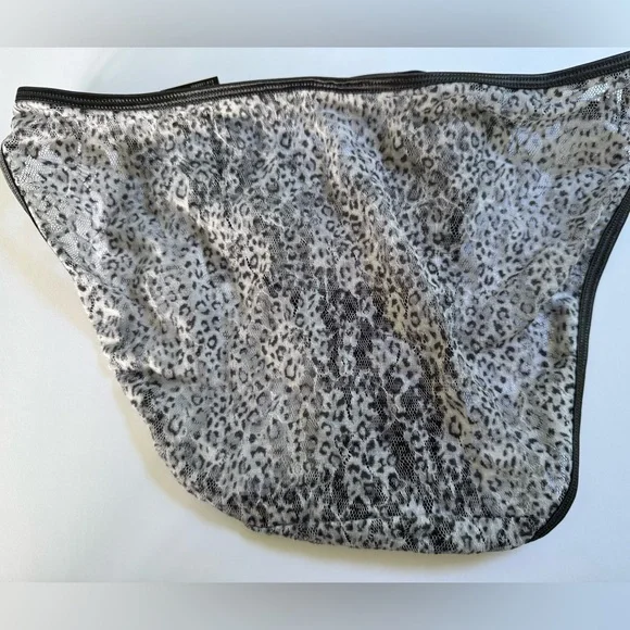 Vanity Fair Bikini Style Panty - Picture 2 of 2